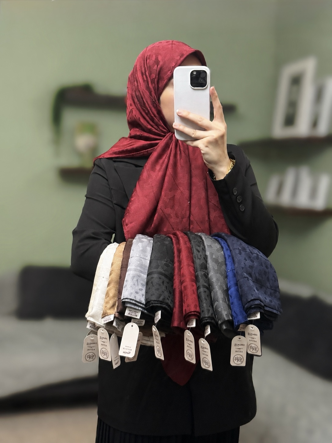 روسری ابریشم ترک پولک و میله دوزی قواره ۱۳۰ مدل 2356