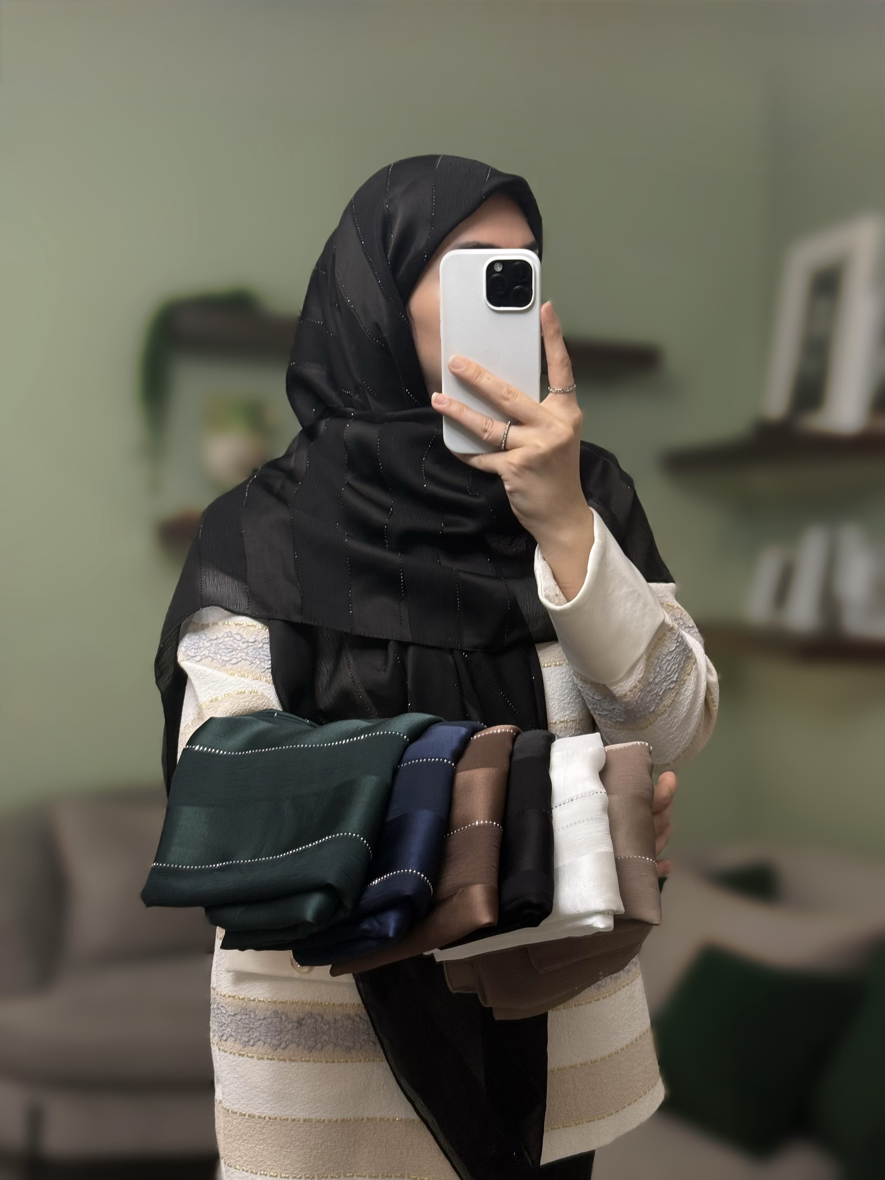 روسری سافاری در رنگبندی قواره ۱۴۰ مدل ۸۸۷۶