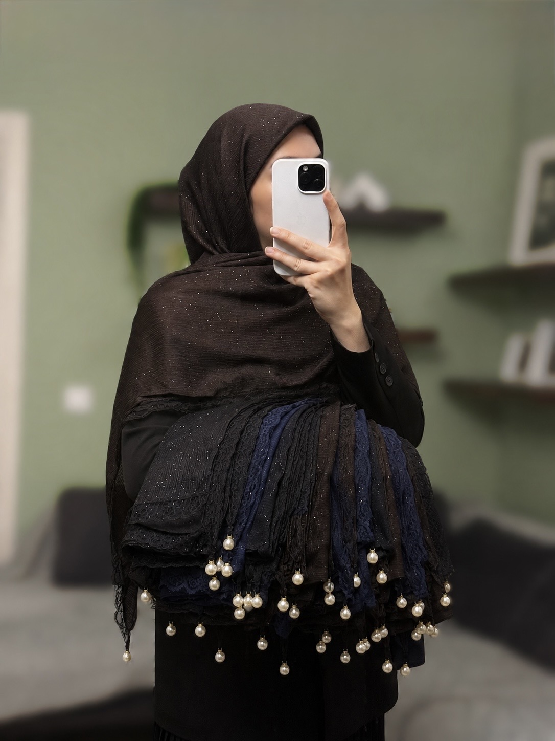روسری کریشه دور مرواریدی و دانتل قواره ۱۴۰ مدل ۴۴۹۹