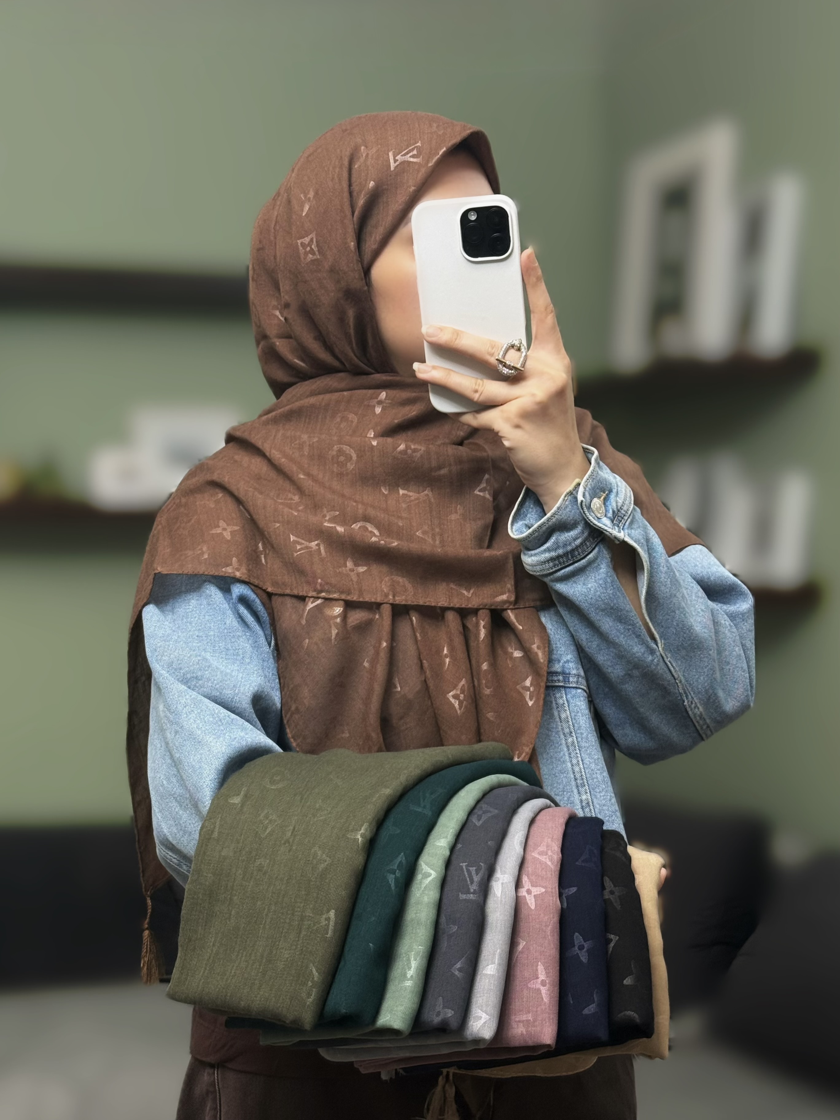 روسری سوپر نخ ال وی قواره ۱۴۰ کد 5540
