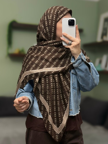 روسری سوپرنخ شکلاتی
